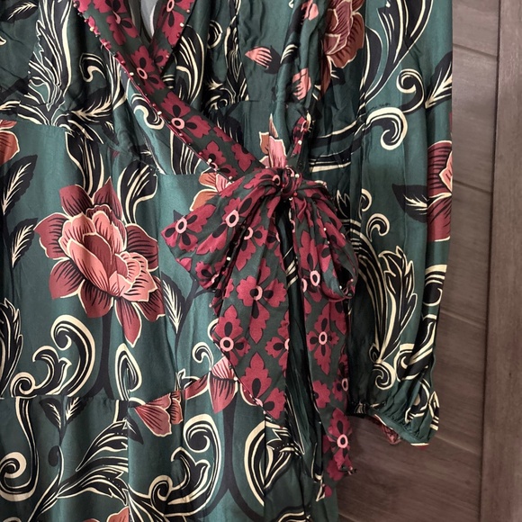 Farm Rio NWT Large - Picture 2 of 4